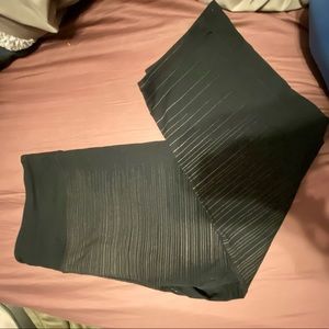 SOLD Cropped leggings